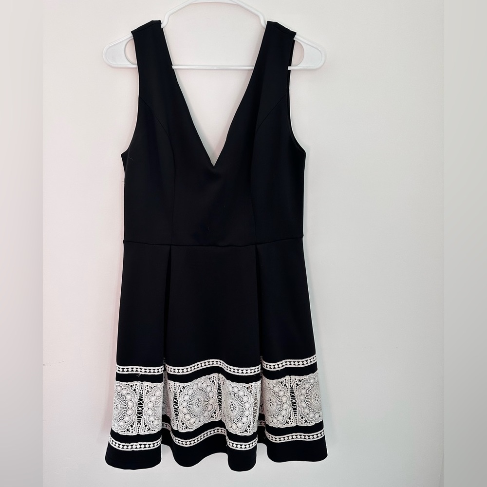 Women’s Dress Black w/ lace on bottom Size M